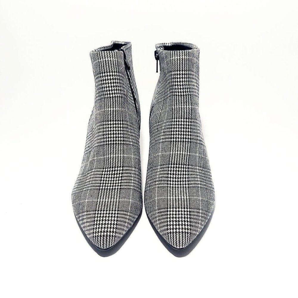 Simply Vera Vera Wang Renata Ankle Boots With Kitten Heels